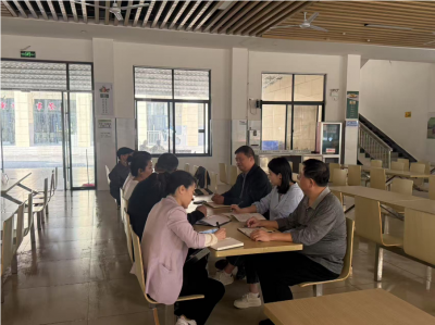 召开食品安全专题会议，筑牢校园食品安全防线